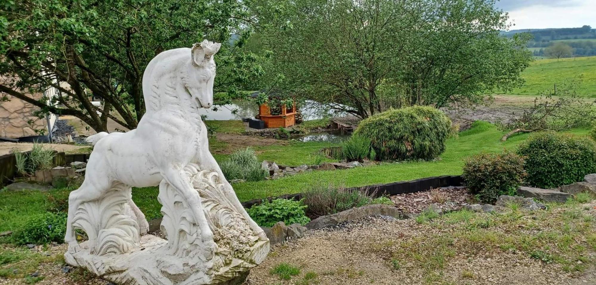Du Cheval Blanc Sainte-Ode